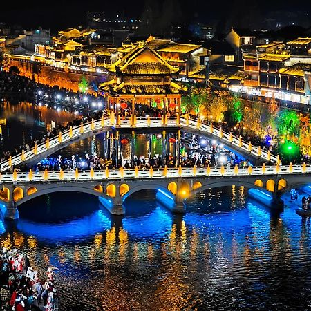 Fenghuang Memory Linjiang Inn Екстериор снимка