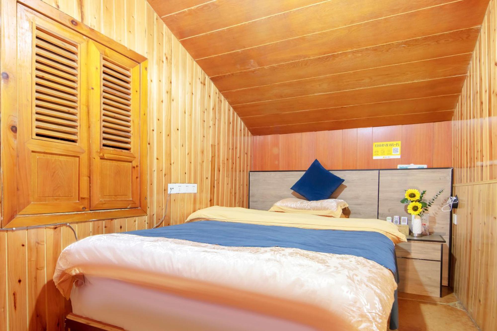 Fenghuang Memory Linjiang Inn Екстериор снимка