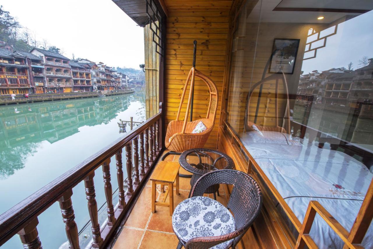 Fenghuang Memory Linjiang Inn Екстериор снимка